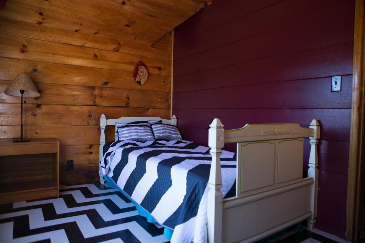 Hicksville Pines Chalets & Motel Idyllwild Luaran gambar